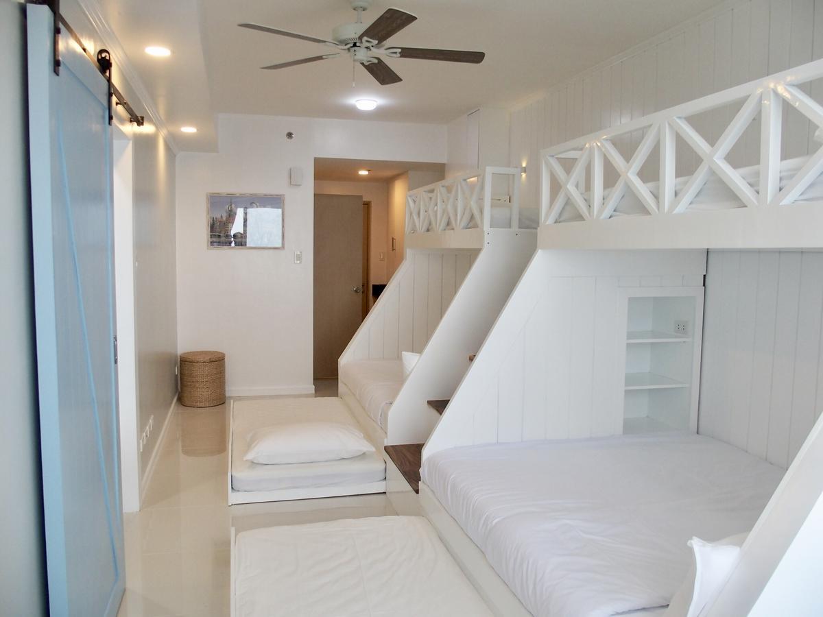 Cozy Family Suite With Stunning View Of Taal Tagaytay City Exterior photo