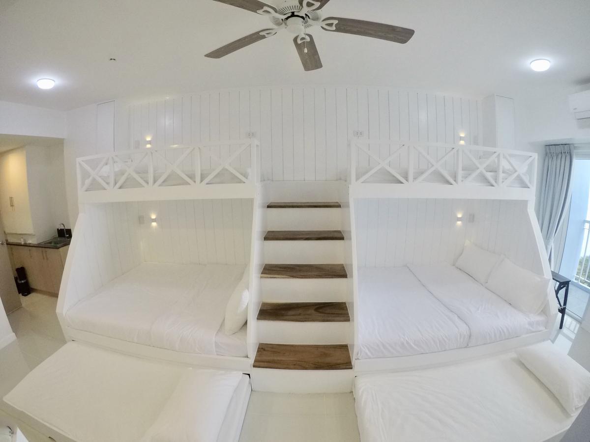 Cozy Family Suite With Stunning View Of Taal Tagaytay City Exterior photo